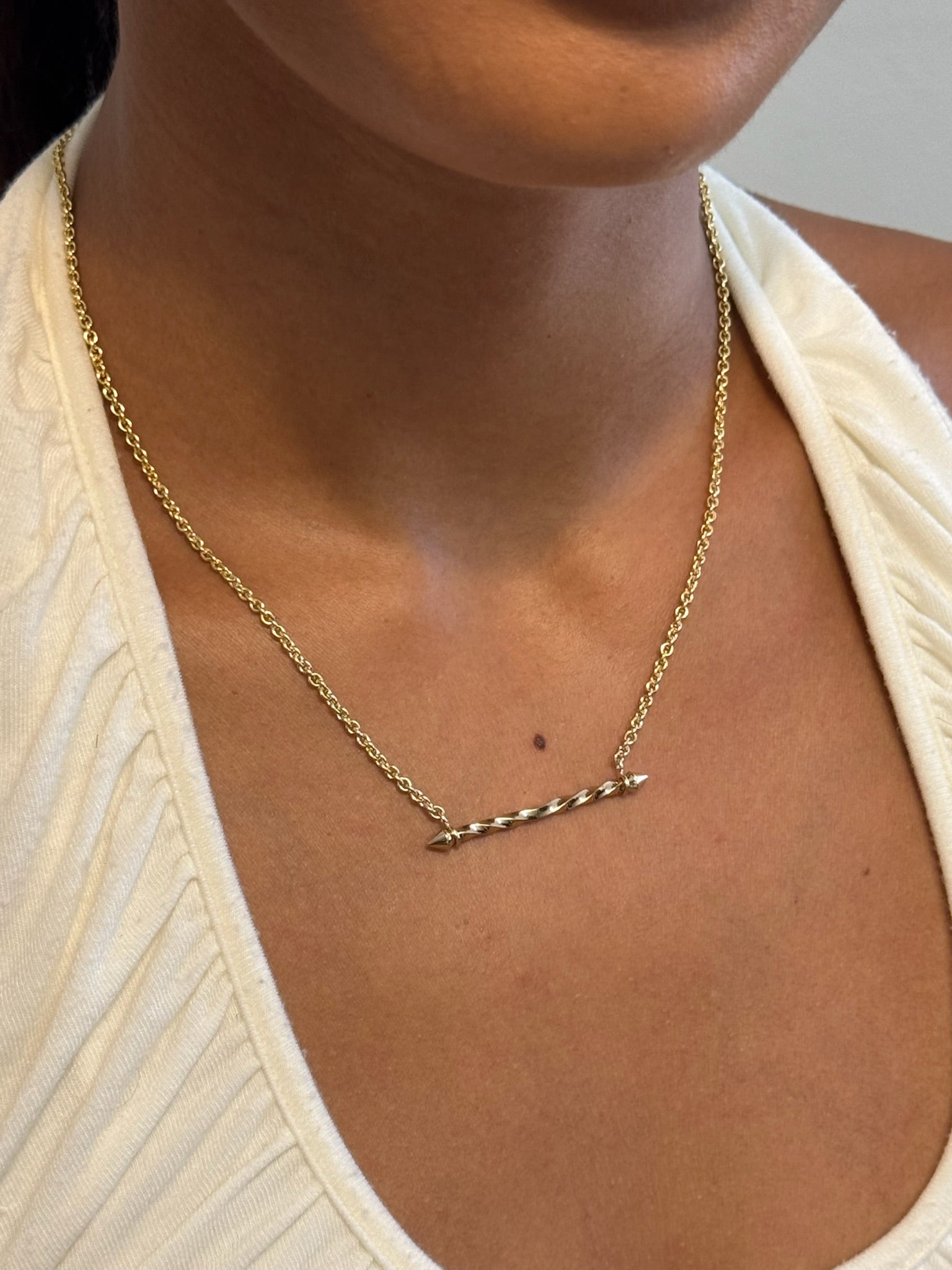 Illusion Twist Bar Pendent | 9kt Gold | No. 116