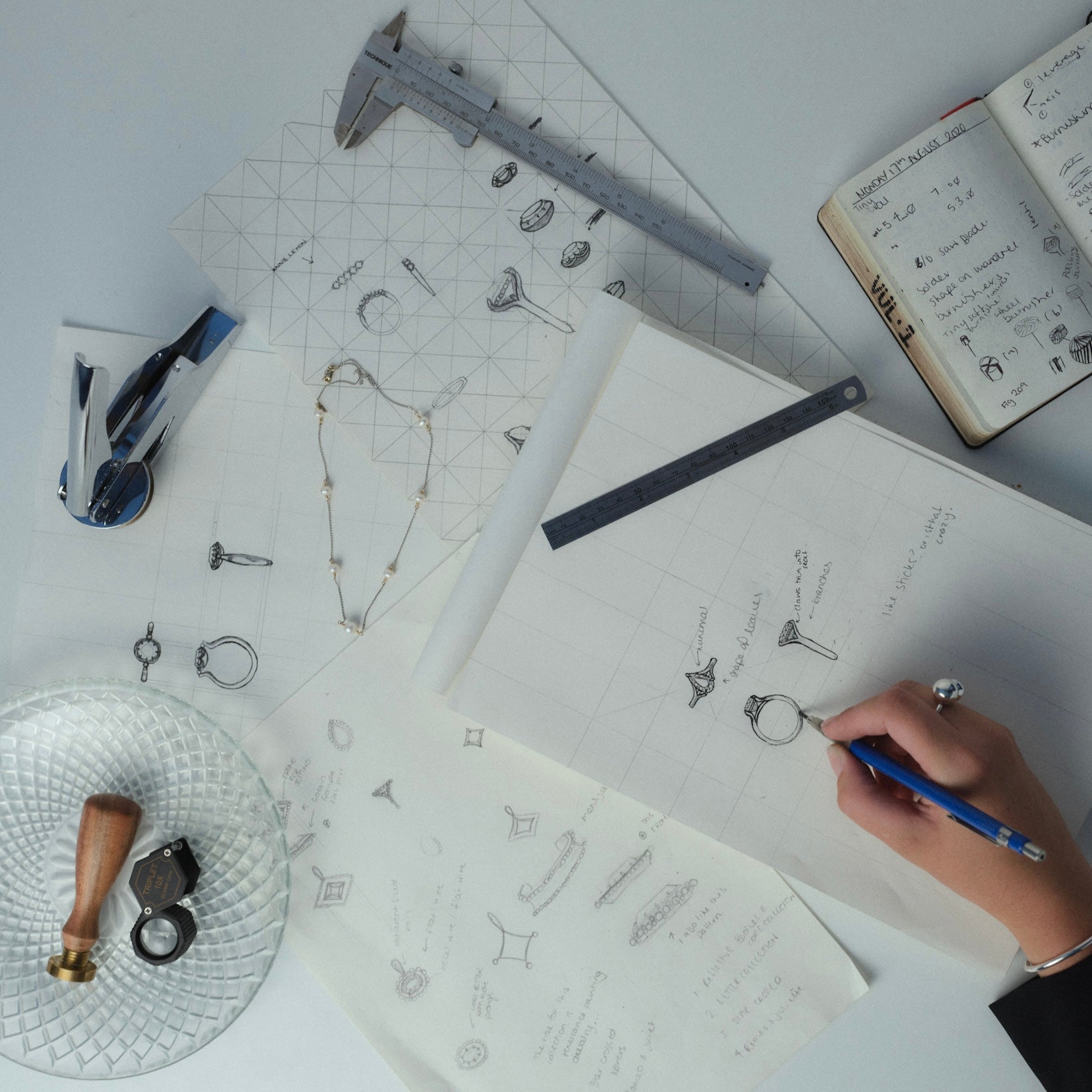 Bespoke Jewellery designer Desk AEJL 5