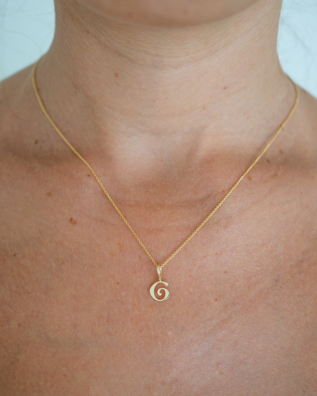Gothic Letter Necklace | 9kt Gold