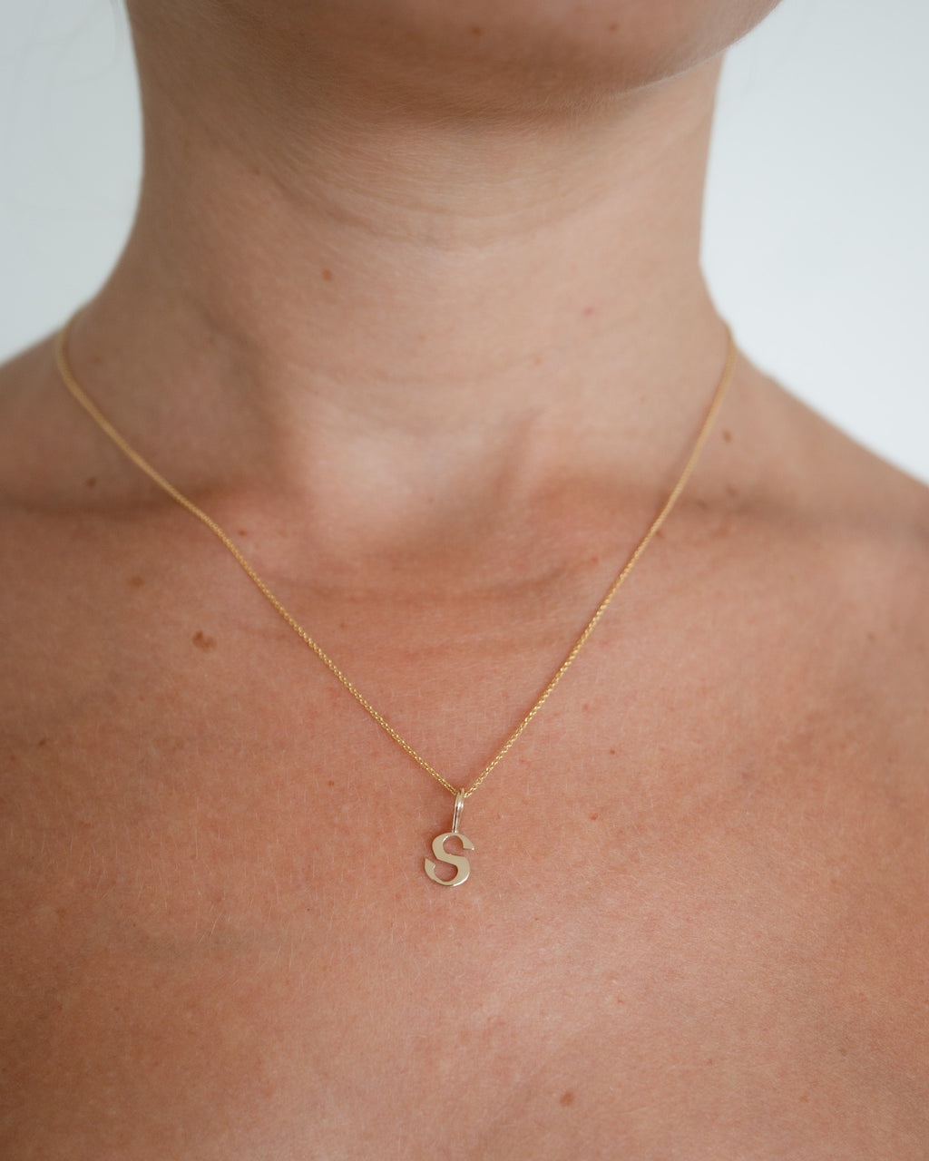Gothic Letter Necklace | 9kt Gold