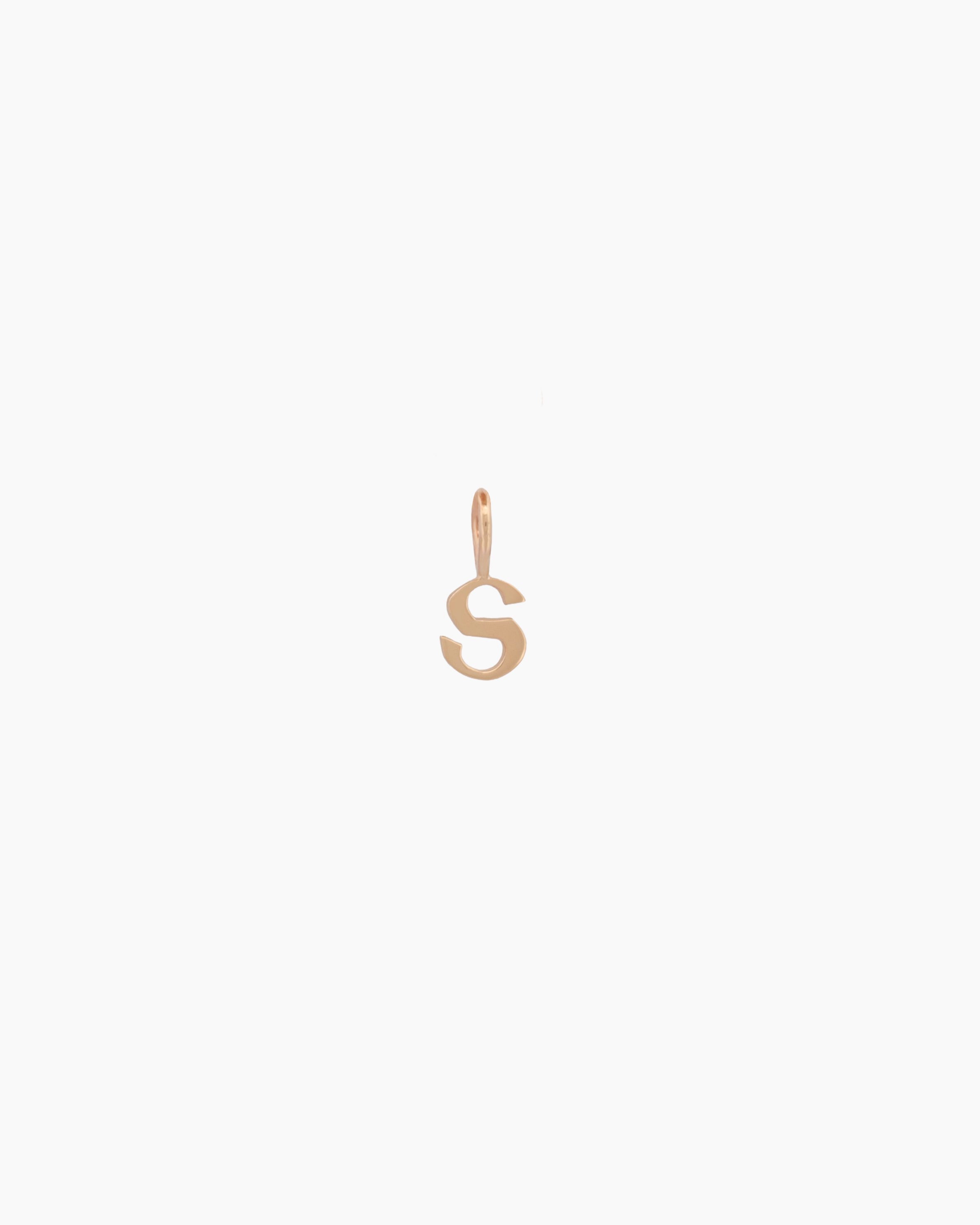 Gothic Letter Necklace | 9kt Gold